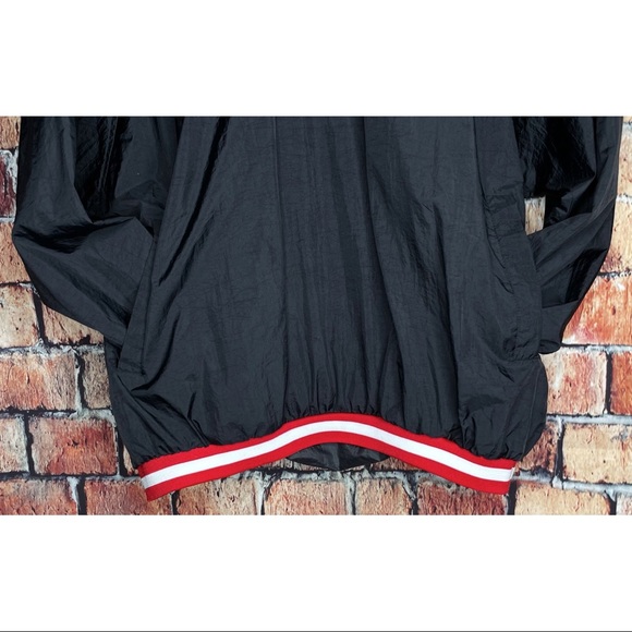 Vintage Nike Men’s XL Black Red White Windbreaker Pullover V-Neck Snap Jacket - Picture 4 of 6